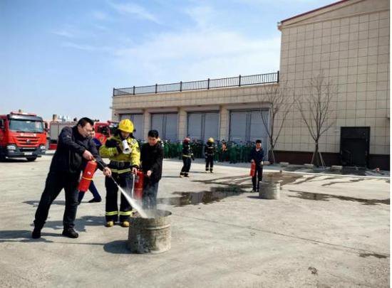 哈尔滨呼兰区消防救援大队：消防疏散演练夯实企业安全意识
