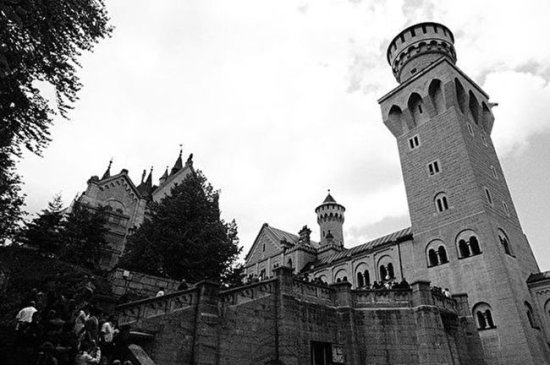 迪士尼乐园的LOGO原来是参照这座梦幻般的童话城堡：新天鹅堡