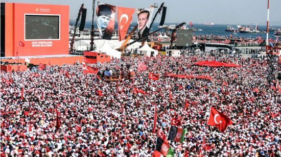 土耳其爆发声援政府百万人集会 总统支持恢复死刑