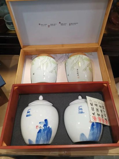 茶叶包装暗访调查：手工漆盒、<em>实木</em>包装，竹叶青售价近3万