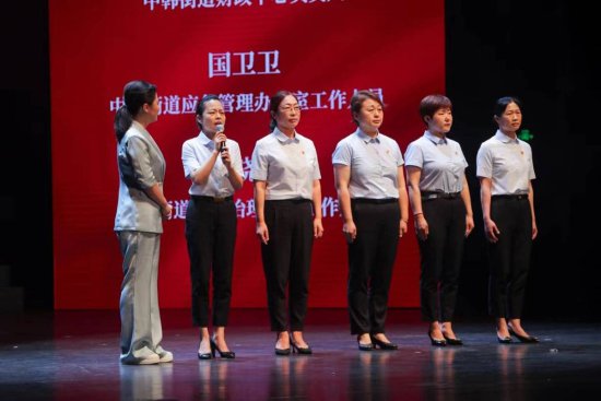 青岛市举办庆祝中国共产党成立102周年主题党日