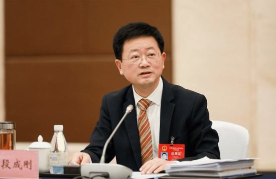 李静、段成刚当选重庆市政协副主席