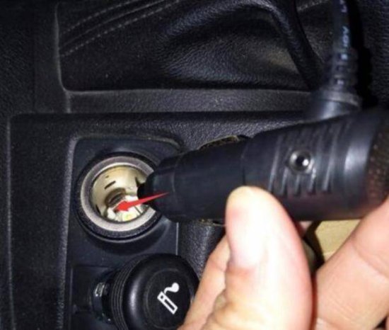 汽车<em>行车记录仪如何安装</em>和布线？老司机教你：安全又方便