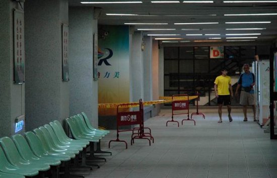 台湾屏东大学开学首日学生坠楼 警方介入调查
