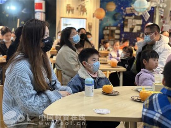 杭州市东园婴幼园东园园区开展“地球熄灯一小时”活动
