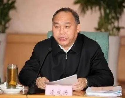 国家烟草专卖局原局长凌成兴被开除党籍，曾不到30岁任市长