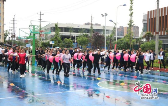 趣享运动，师展芳华 邛崃市教育系统举办2024年教职工趣味运动会