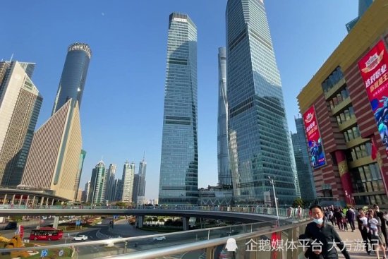 上海，<em>步行街热闹</em>繁华，一生中至少要去旅游一次
