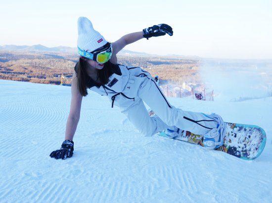2020中国最佳滑雪度假区，遇美女几率超高，还能看到神级冰挂