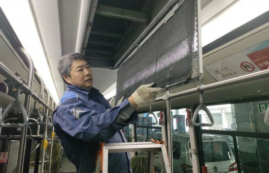 沪公交车空调检修清洁，12月1日起将开启暖空调