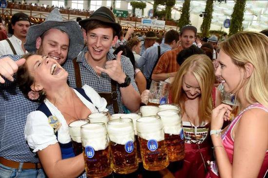 德国人爱喝酒、爱吃肉、爱甜食，为何民众更长寿？4个原因可借鉴