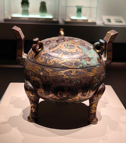 “吉金铸史：青铜器里的古代中国”展览在三星堆博物馆开幕