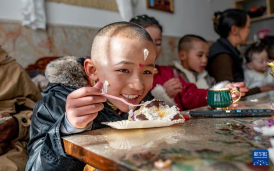 西藏：福利院里的爱心妈妈和她们的“幸福<em>家庭</em>”