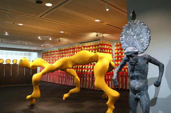 “雕刻家铃木与中国<em>玉石</em>作品展”开幕式在东京举行