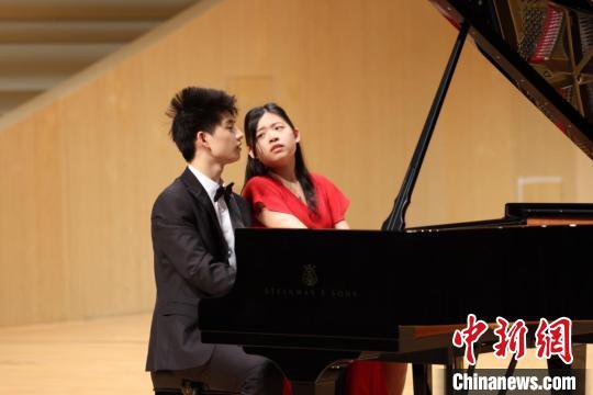 “侨之声 家乡情”钢琴公益音乐会在南通举行