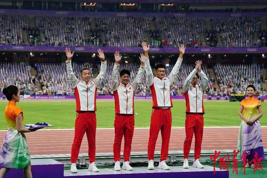 切阳什姐、苏炳添等七名运动员收获迟到的奥运奖牌
