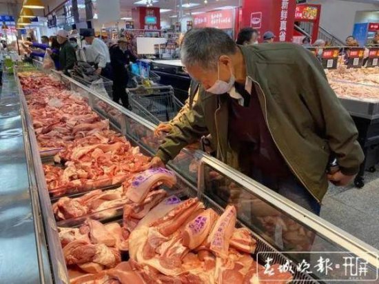 昆明猪肉价格降降降，销量蹭蹭往上涨，做菜敢放肉啦！