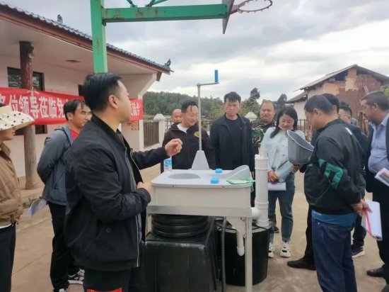中车山东公司新型旱厕获多地推广，让广大村民更“方便”
