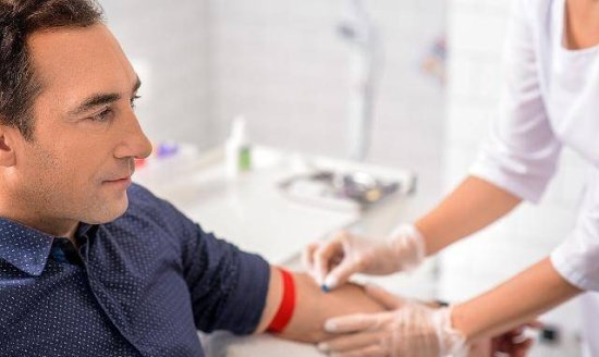 <em>献血对身体有</em>益还是有害？助人又利己，何乐而不为？