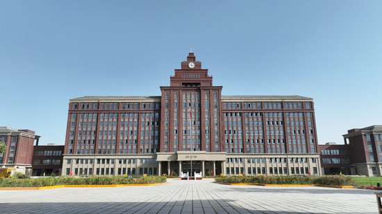 上海教育援疆高起点再出发 喀什理工职业技术学院揭牌