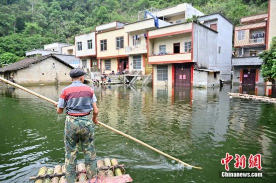 怪事！明明最近<em>没下雨</em>，广西这小山村咋被大水淹了？