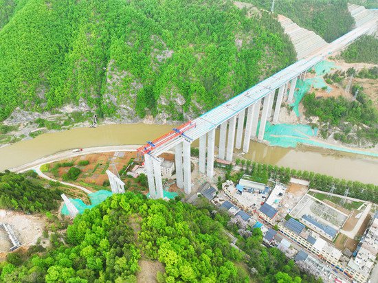 中交一公局栾卢豫陕3标项目徐家湾洛河大桥下部结构施工全部完成