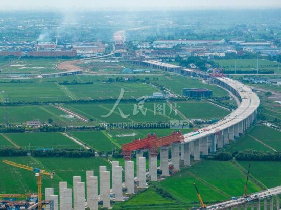 江苏泰州：常泰长江大桥高速公路北接线下部结构施工<em>全部</em>完成。