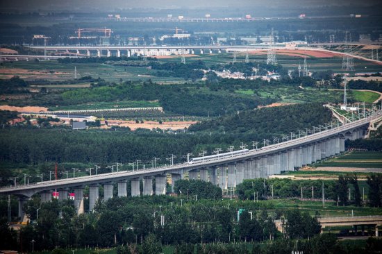 辽宁<em>朝阳至</em>凌海南高速铁路于8月3日开通运营