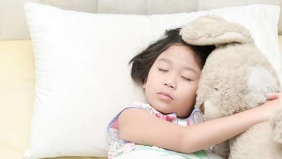 孩子睡眠不足<em>的危害</em>大，不仅仅是<em>影响</em>身体发育，看看还有哪些