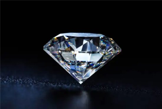 一座河南小县城的全球钻石生意爆火：价格不到天然的1/3