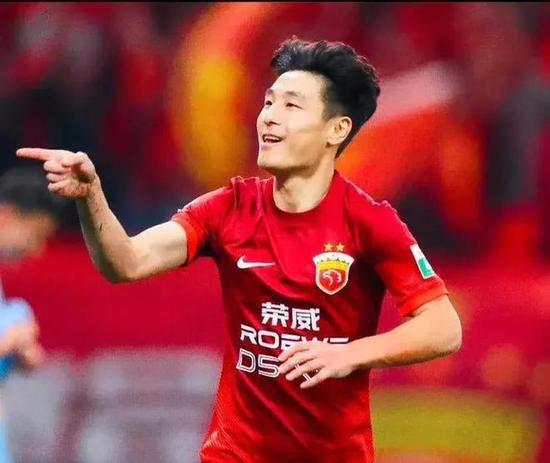 <em>中超最新积分榜排名</em>：上海海港5-0升至第二，距离榜首仅差2分！