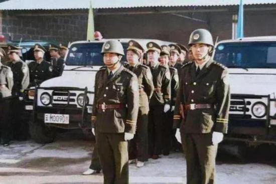 司机竟被沉南湖，1999年平江县“2·7”特大劫车杀人案侦破始末