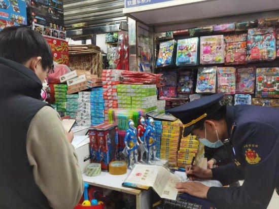 销售不合格红领巾、不合格安全座椅……上海一批企业被罚