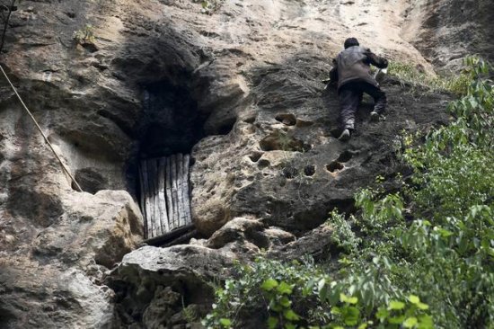 一中国人躲进日本山洞13年，被人发现后，已失去一项正常人的...