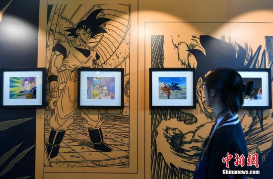 <em>日本经典</em>动漫原稿昆明展出 观众重温童年记忆
