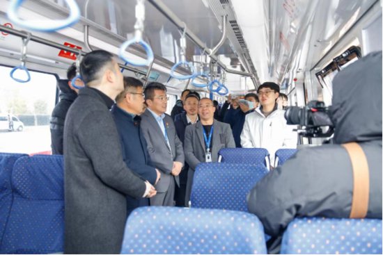 杭海城际铁路首列增购电客车交付