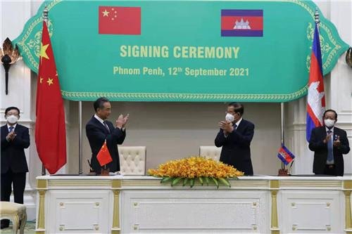 王毅访问<em>柬埔寨</em>，首相洪森：柬虽是小国，但不会在压力下退缩