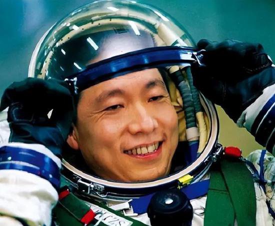 空间站系统总设计师：杨利伟真英雄 从零到英雄的航天传奇