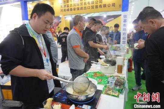 美食“逛吃购”一条龙 2023全球预制食材博览会郑州开幕