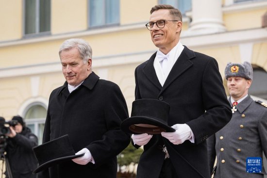 <em>芬兰</em>新总统斯图布宣誓就职