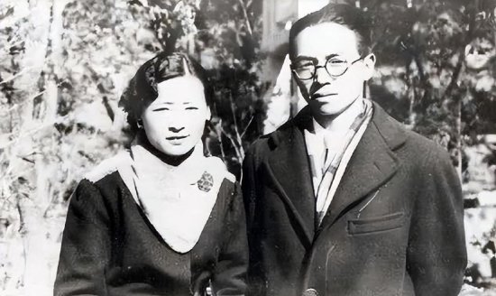 1924年泰戈尔访华,赠林徽因一首仅三句的诗,道破她与<em>徐志摩的</em>...