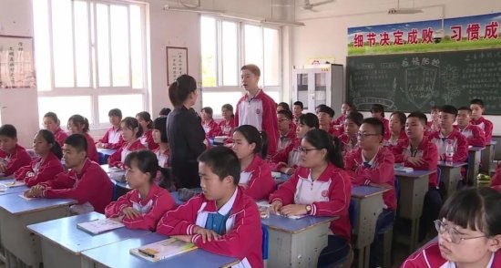 陕西蒲城县：以“厉行节俭、反对浪费”为主题的开学第一课