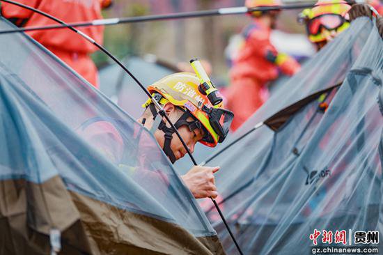 <em>贵州遵义</em>消防救援支队：消防员徒步3.8公里前往演练震中