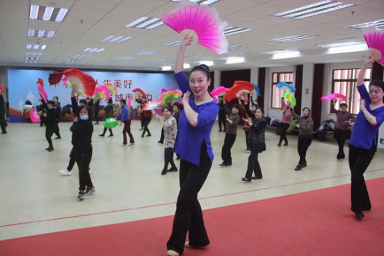 张家港市老年体育大学新年开设健身秧歌培训班