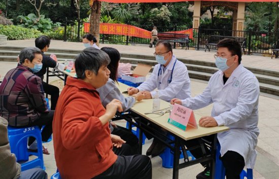 回馈社会！龙江医院内科第二党支部走进社区送健康
