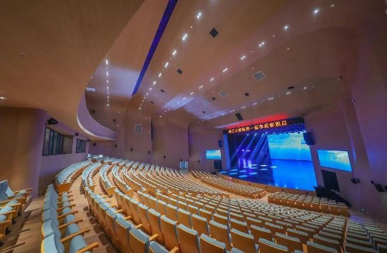 <em>靖江</em>大剧院正式启用 打造城市文化新地标