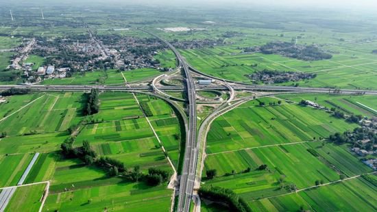 建设交通强国！中国中铁投资建设运营的两条高速公路建成通车