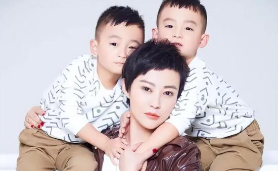 <em>郝蕾</em>：与<em>刘烨</em>离婚后，自己一人养育双胞胎儿子，如今怎么样了
