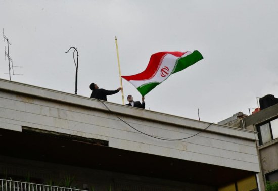 伊朗将释放扣押的一艘船只船员