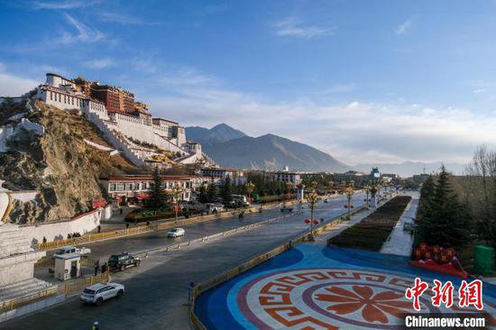 西藏举办首届文明交通挑战赛 参赛者有望获一吨汽油